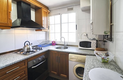 Extramurs Apartment | Fast-E WiFi/On-St parking/Metro Hub @290m/Cafe Society Enclave.