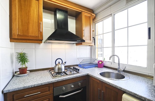 Extramurs Apartment | Fast-E WiFi/On-St parking/Metro Hub @290m/Cafe Society Enclave.