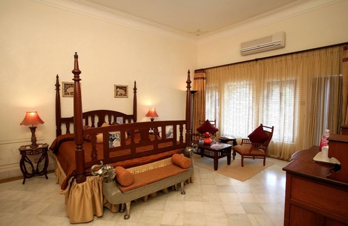 Desuri Hotel | Fateh Bagh