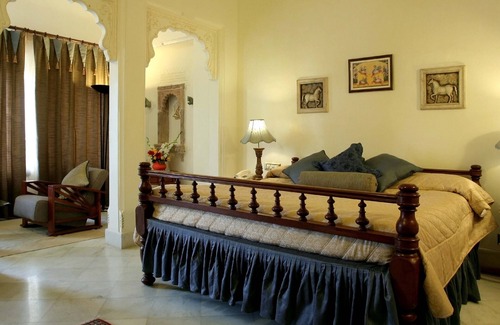 Desuri Hotel | Fateh Bagh