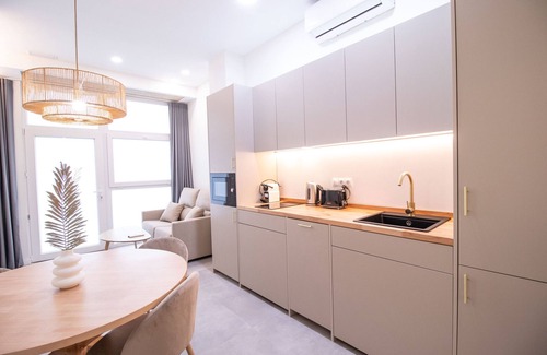 Patraix Apartment | Favara 3 by Concept Flats