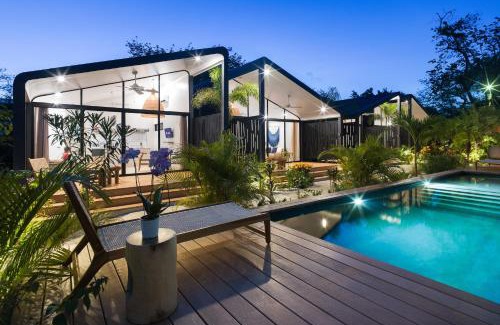 Playa Langosta Villa | Favela Chic Tamarindo - Adults Only