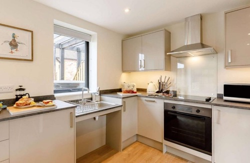 Bishampton Cottage | Fawn Cottage, disabled adapted 3 bedroom hot tub