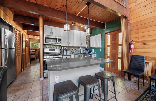 Fawnskin House | Fawnskin Family Cabin - North Shore, Foosball, Fireplace. Deck