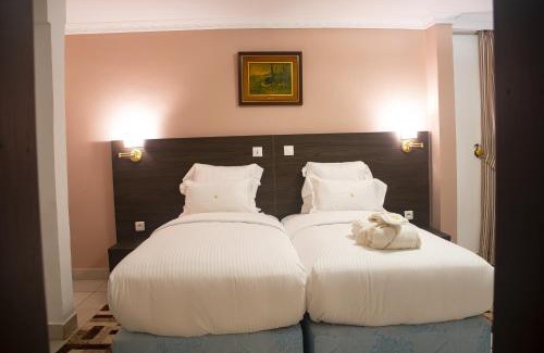 Akwa II Hotel | FAYA Hotel