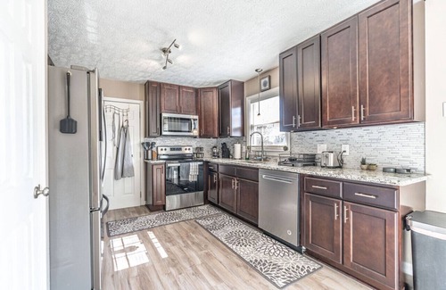 Westover House | Fayetteville Home Away from Home, Pet Friendly