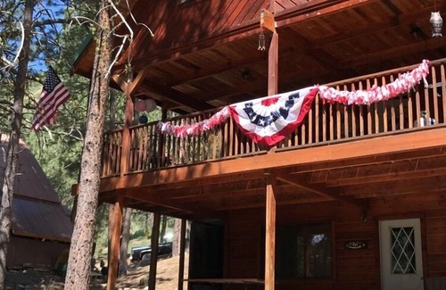 Featherville Cabin | Featherville Mountainside Cabin (Great for families) 4 bedroom + 1 loft