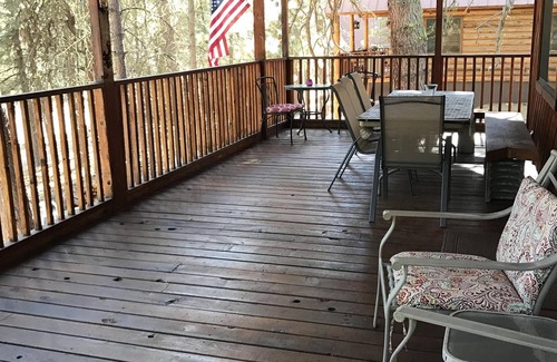 Featherville Cabin | Featherville Mountainside Cabin (Great for families) 4 bedroom + 1 loft