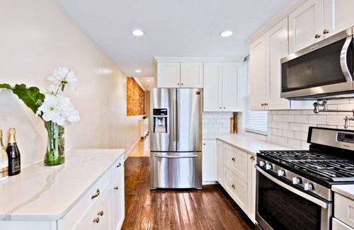 Federal Hill House | Federal Hill & Inner Harbor Lux Retreat: Sleeps 6