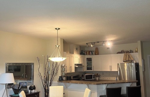 North End Condo | Feel at home in our Pool Level king Casa at Discovery Bay Resort.