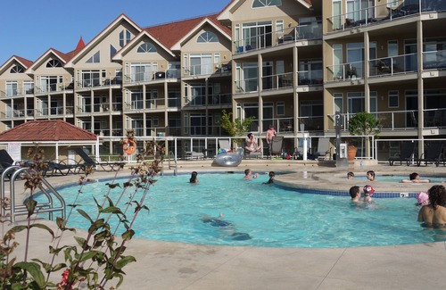 North End Condo | Feel at home in our Pool Level king Casa at Discovery Bay Resort.