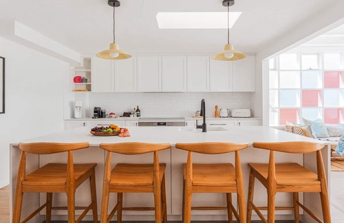 Macmasters Beach House | Feel the Aroha, feel the love, at this beautiful beach haven.