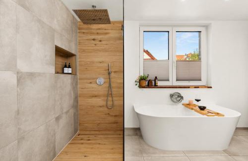 Schauenburg Apartment | FeelGood Ferienhaus - 212 qm mit Sauna, Garten, Terrasse, Grill - 2 Apartments - für Familien & Gruppen - Mitten in Deutschland