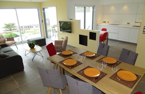 Fouesnant Apartment | *FEET IN THE WATER* Last availabilities at the end of the year! Reserve now!