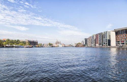 Amsterdam City Centre Boat Rental | Felicitas
