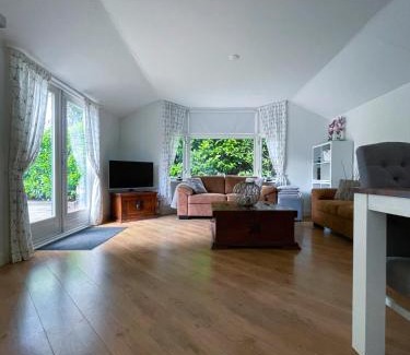 Beekbergen-West Ski Chalet | FELICITY - Family Home in the forest