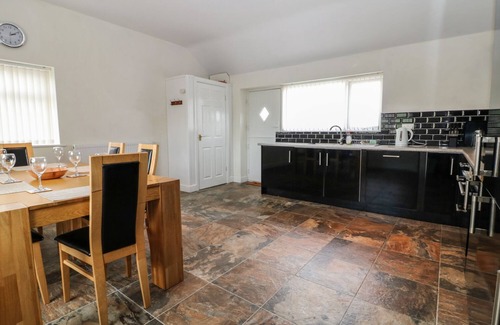 Caergeiliog Cottage | FELIN MANAW, with a garden in Bodedern