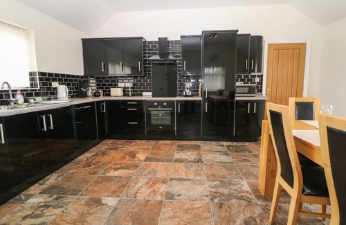 Caergeiliog Cottage | FELIN MANAW, with a garden in Bodedern