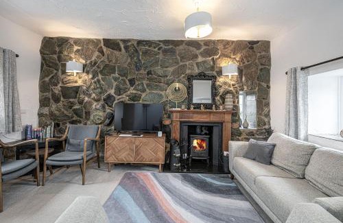 Llanfaelog House | Felin Traeth Cottage