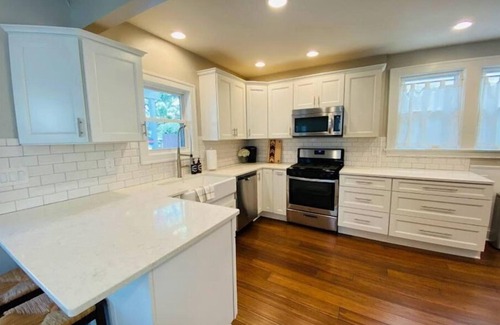 Downtown Columbus House | Fenced in Private Yard in Harrison West Near OSU
