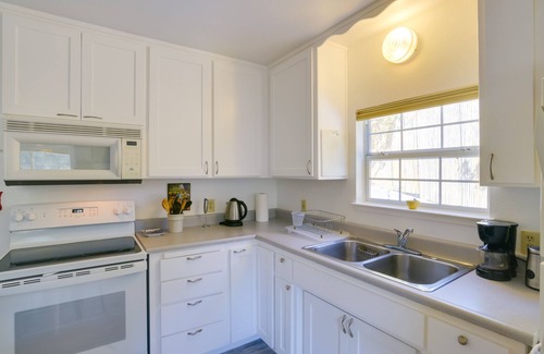 Oroville Cottage | Fenced Yard & Grill: Orville Cottage Near Trails!