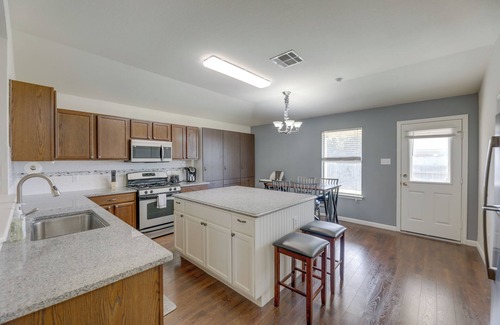 Elm Creek House | Fenced Yard & Playset: Elgin Family Getaway!