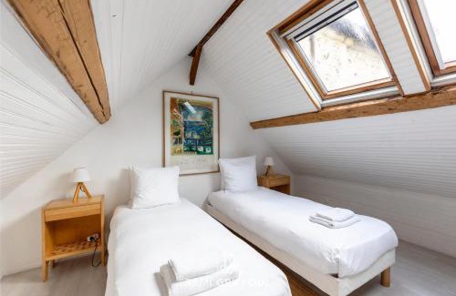 Enclos Apartment | Fenêtres sur cour 3 Duplex in the Heart of the City Center 4 Guests