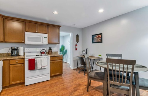 Lake Fenton Apartment | Fenton Flats- Suite 5 With On Site Hot Tub and Personal Garage