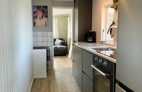 Hultsfred House | Ferien Direkt am See mit Sauna, Badetonne, Boot und Eigenem Steg Kpl. Saniert