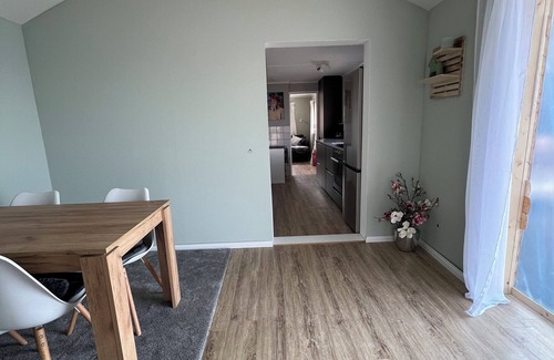 Hultsfred House | Ferien Direkt am See mit Sauna, Badetonne, Boot und Eigenem Steg Kpl. Saniert