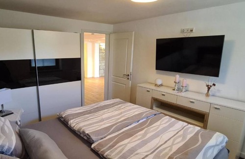 Gruensfeld Apartment | Ferienapartment "wilma" im Lieblichen Taubertal mit Küche und Terrasse, Wlan