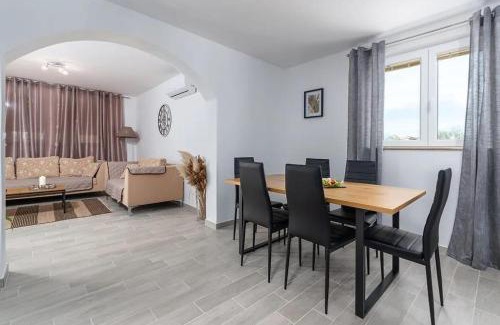 Labinci Villa | Ferienhaus Anita