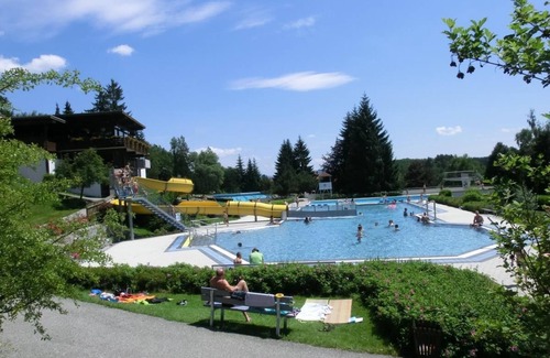 Viechtach House | Ferienhaus Jägerpark Viechtach 28, indoor pool, Wi-Fi and energy costs included