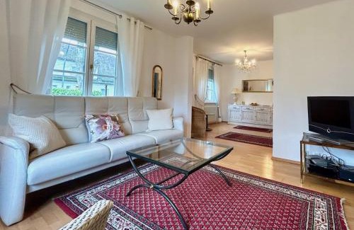 Reutin House | Ferienhaus Köchlin - charmante Doppelhaushälfte mit Garten und Parkplatz