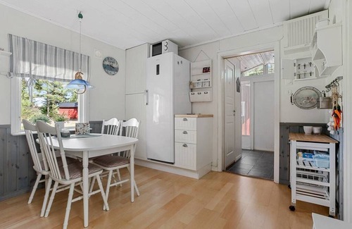 Vase House | Ferienhaus mit Anleger Fürs Eigene Boot am Värnern, Ideal zum Angeln und Baden