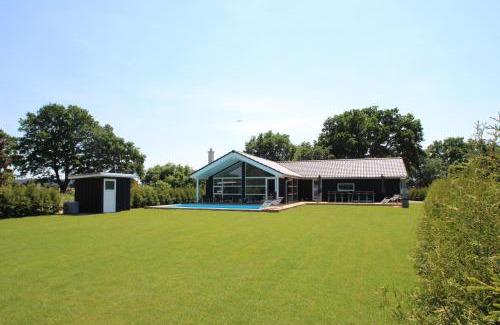 Dummer House | Ferienhaus mit Pool und Sauna am Duemmer See