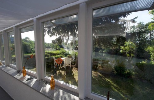 Parey House | Ferienhaus mit Wintergarten am See (Angelparadies)