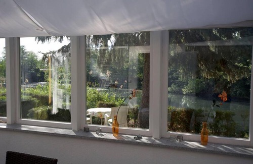 Parey House | Ferienhaus mit Wintergarten am See (Angelparadies)