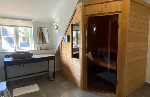Rosenhagen House | Ferienhaus " Sealounge " an der Ostsee, Sauna, Strandkorb, free W-LAN - SEASIDE -
