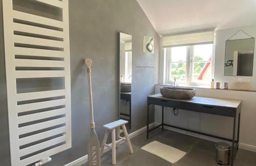 Rosenhagen House | Ferienhaus " Sealounge " an der Ostsee, Sauna, Strandkorb, free W-LAN - SEASIDE -
