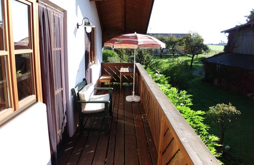 Breitbrunn a. Chiemsee Apartment | Ferienwohnung 65 qm 1 Schlafzimmer, 1 Wohnschlafraum für 2-5 Personen im OG