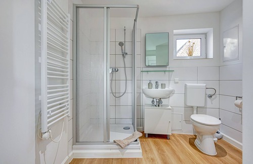Mühlhausen Apartment | Ferienwohnung für 2 Pers., mit Eigener Küche & Bad. Wlan + Parkplatz Kostenlos