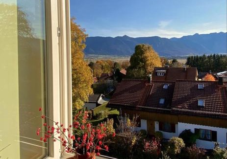 Murnau am Staffelsee Apartment | Ferienwohnung DAS SCHELLENWIES in Murnau