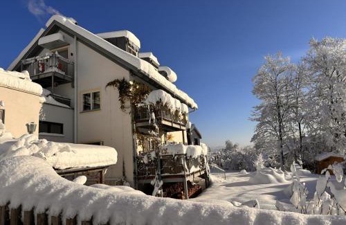 Murnau am Staffelsee Apartment | Ferienwohnung DAS SCHELLENWIES in Murnau