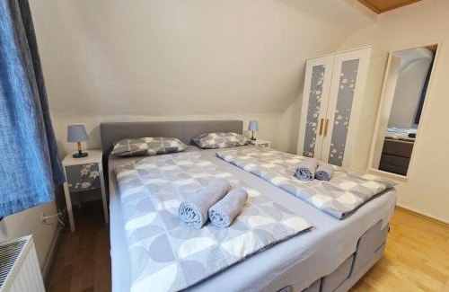 Weilerswist Apartment | Ferienwohnung 2 - Nähe Phantasialand, Köln, Bonn