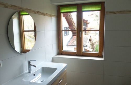 Anger Apartment | Ferienwohnung 77qm, EG, Nichtraucher, Balkon, Bad, WC, Kabel-/Sat-TV, WLAN, max. 4 Personen