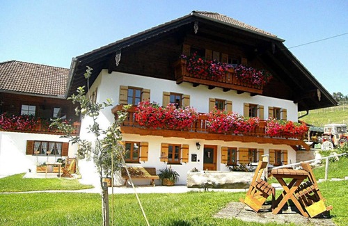 Anger Apartment | Ferienwohnung 77qm, EG, Nichtraucher, Balkon, Bad, WC, Kabel-/Sat-TV, WLAN, max. 4 Personen