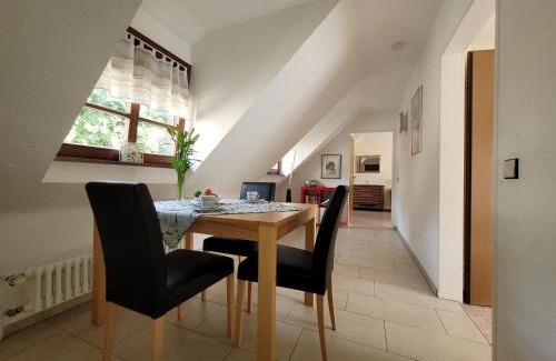Burkheim Apartment | Ferienwohnung Alte Schmiede