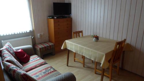 Margetshoechheim Apartment | Ferienwohnung Angelika Gries