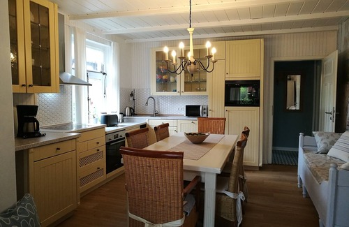 Pewsum Apartment | Ferienwohnung/app. für 4 Gäste mit 94m² in Krummhörn